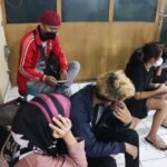 Pasangan MiChat dan Lima Orang Tanpa Identitas Jalani Sidang Yustisi