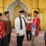 Wakil Bupati Tanah Datar Lepas 45 Jamaah Umrah