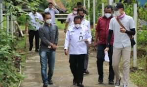 Sekda Kapuas Hulu Dampingi Tim Desiminasi Kemendagri di Kecamatan Semitau