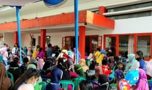 Ribuan Warga Lahat Padati Kantor Pos