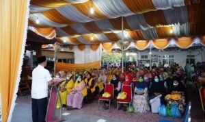 Bupati Labuhanbatu Eratkan Silaturahmi dengan Petugas Kebersihan