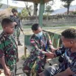 Sehat Bersama, Pos Bolakme Ajak Warga Berobat di Pos Satgas Pamtas RI-PNG Kewilayahan Kab Yalimo Yonif Raider 142/KJ