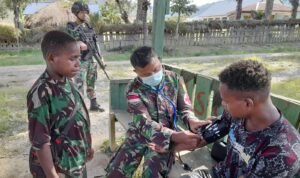 Sehat Bersama, Pos Bolakme Ajak Warga Berobat di Pos Satgas Pamtas RI-PNG Kewilayahan Kab Yalimo Yonif Raider 142/KJ