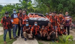 PAC Pemuda Pancasila Panai Hulu Salurkan Sembako ke Warga Kurang Mampu