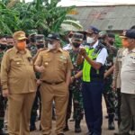 Danlanal Babel Dampingi Gubernur Tinjau Arus Mudik Di Pelabuhan Tanjung Kalian