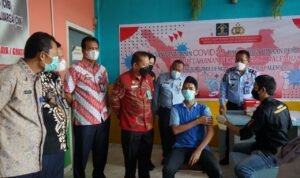 Gandeng Kepolisian, Kanwil Kemenkumham Sumsel Kembali Berikan Vaksin WBP