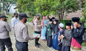 Polisi di Purwakarta Terus Ingatkan Masyarakat Taat Prokes