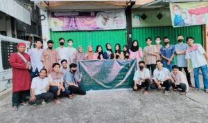 Irmas Al Ikhlas Sekip Ujung Palembang Bagikan Takjil