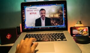 Dengan Telkomsel dan Indihome, Keseruan Tayangan Netflix Semakin Andal dan Mudah untuk Dinikmati Pelanggan