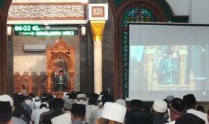 Wabup Gatut Sunu Wibowo Salat Idul Fitri di Masjid Al-Munawwar Tulungagung