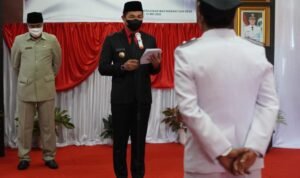 Bupati Kapuas Hulu Lantik Kades Tekalong