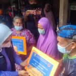 Pemkab Karawang Beri Bantuan pada Korban Kebakaran di Adiarsa Timur
