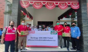 Disdipora Tulungagung Terima Bantuan 50 Dus Susu Kemasan dari Alfamart