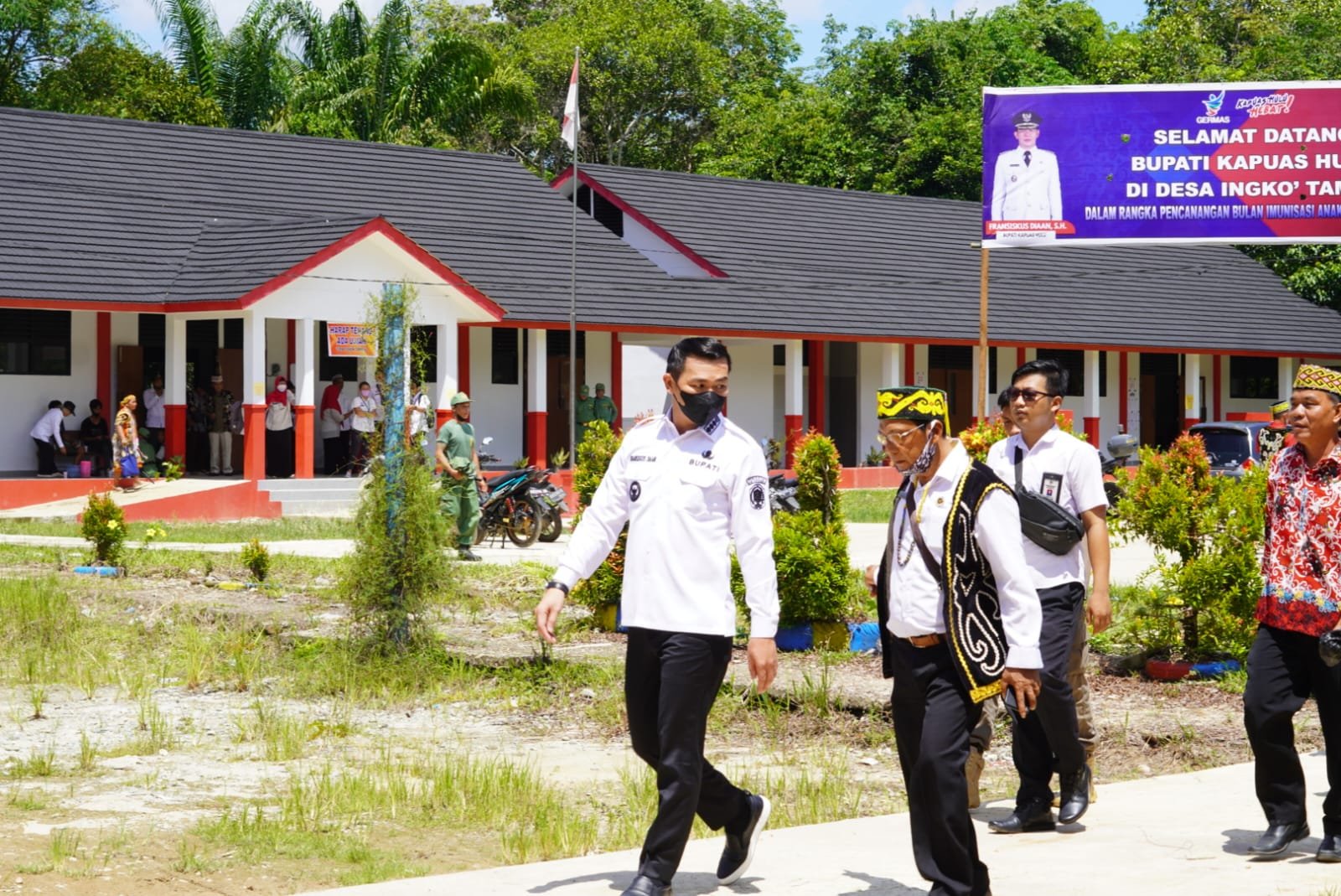 Tinjau SDN 05 Ekok Tambai, Bupati Kapuas Hulu: Luar Biasa