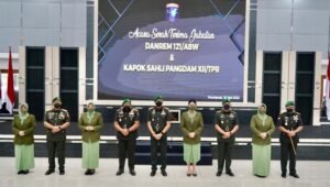 Pangdam XII/Tpr Pimpin Sertijab Danrem 121/Abw