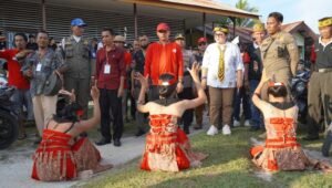 Buka Gawai Dayak di Desa Jerenjang, Wabup Kapuas Hulu: Wujud Syukur