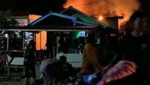 Dengar Saklar Turun, Rumah Hanafi Terbakar