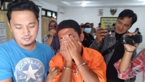 ‘Ngaku’ Dibisiki Setan, Ridho Bacok Ilham Dengan Parang