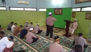 Ini Pesan AKBP Dwi Prasetyo Wibowo Saat Salat Jumat di Masjid Polres Padangsidimpuan