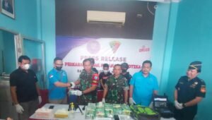 Satgas Pamtas Yonif 645/Gty Berhasil Amankan 13,6 Kg Sabu, Danrem 121/Abw: Saya Bangga