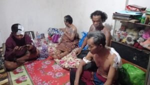 Satu Keluarga Dihujani Air Keras