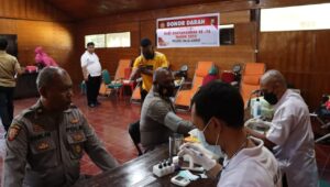 Polres Raja Ampat – UTD PMI Gelar Bakti Kesehatan Donor Darah Sambut HUT Bhayangkara ke-76