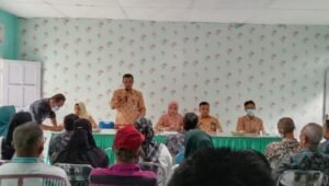 Camat Jeri Saputra Apresiasi Rapat Bulanan Kelurahan Wonosari.