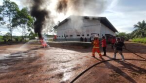 Tiga Perusahaan Sawit Region Sejiram Latih Masyarakat Kendalikan Karhutlabun