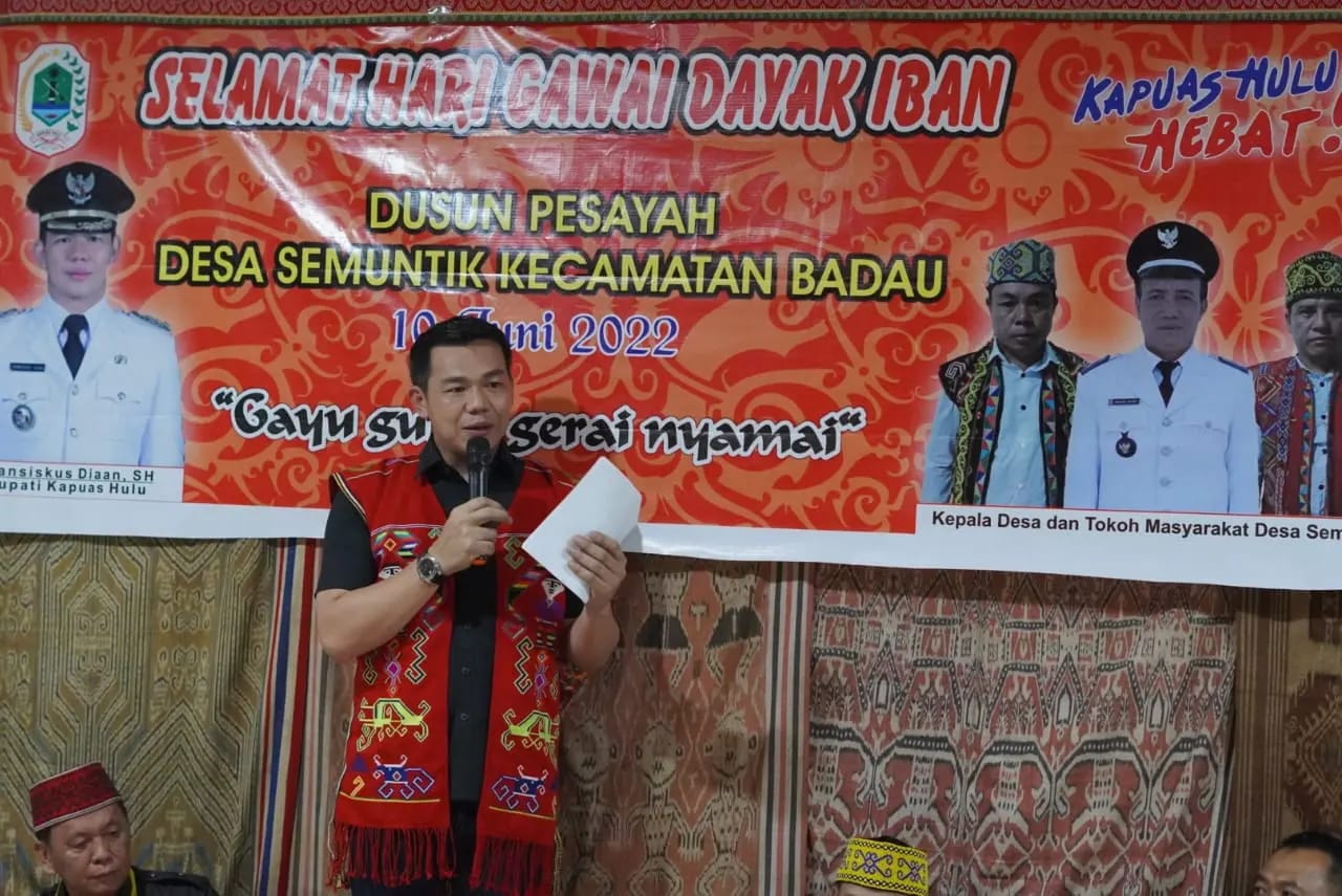 Bupati Kapuas Hulu Hadiri Gawai Dayak Sandau Ari