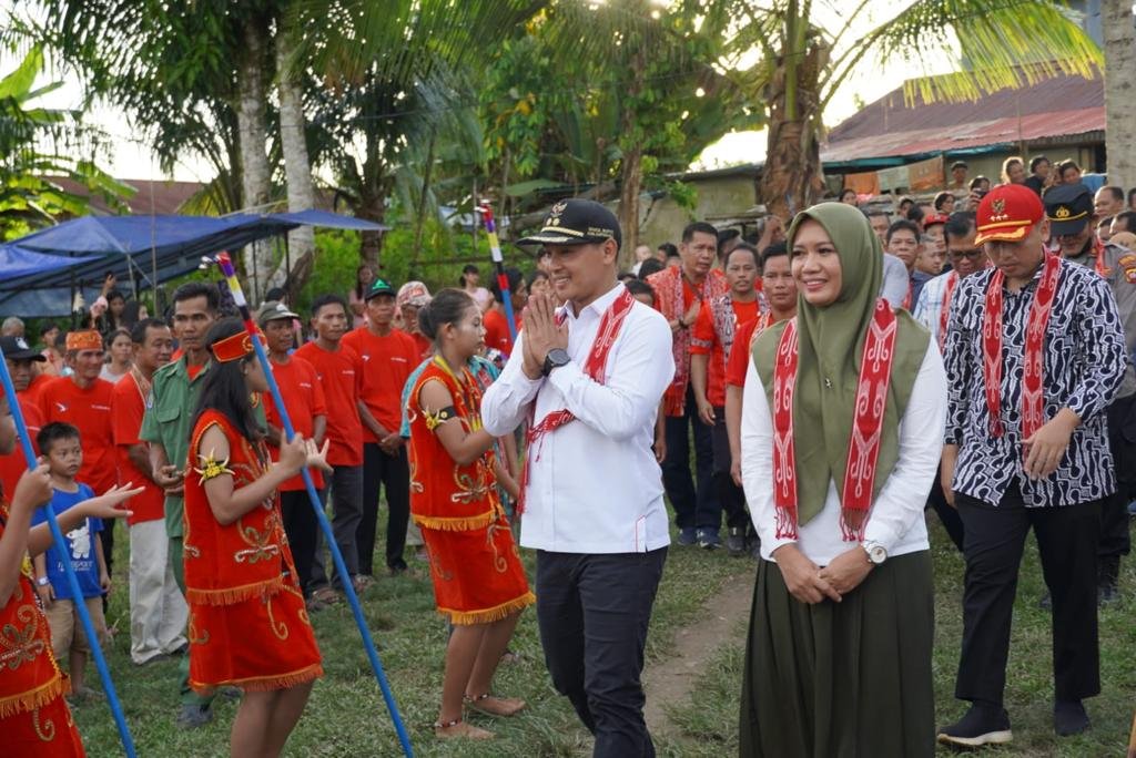 Buka Gawai Dayak di Nanga Lemedak, Wabup Kapuas Hulu: Wujud Syukur