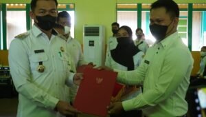 Serahkan SK PPPK Guru, Bupati Kapuas Hulu Ingatkan Tidak Pindah Tugas