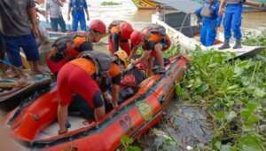 Tepat Hari Keempat Pencarian, Tim Sar Gabungan Temukan Jazad Erwin Mengapung