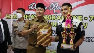 Berikut Juara Bola Voli Hari Bhayangkara ke 76 Polres Kapuas Hulu   