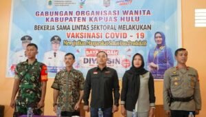 Wabup Wahyudi Hidayat Tinjau Vaksinasi yang Dilaksanakan GOW Kapuas Hulu