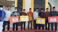 Bangun Kebersamaan Rayakan Idul Adha, Pemprov Sulbar Serahkan 18 Sapi Kurban ke Kabupaten