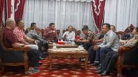 Bupati Kapuas Hulu Belum Bisa Move On dengan Letkol Inf Jemi Oktis Oil