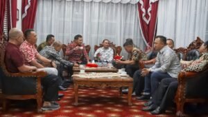 Bupati Kapuas Hulu Belum Bisa Move On dengan Letkol Inf Jemi Oktis Oil