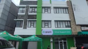 Driver Online Turunkan Korban Kecelakaan Ditengah Jalan