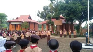Antusias Siswa SDN 3 Nagrikidul Purwakarta di Hari Pertama Sekolah