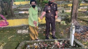 Ziarah ke Makam Pahlawan di HBA ke-62, Plt Kasi Intel Kejari Padangsidimpuan : Wujud Penghormatan ke Pejuang
