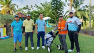 WinRo Bantu 50 Rompi untuk Caddy Persatuan Golf Prabumulih