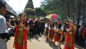 Grebek Suro Sedekah Bumi 1 Muharram 1444 H di Pantai Gemah