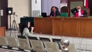 Istri Terdakwa Dalizon Jadi Saksi dalam Persidangan