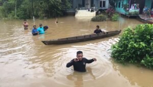 Banjir Melanda Kapuas Hulu, Seorang Anak Tenggelam   