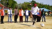 Wabup Kapuas Hulu Buka Turnamen Sepak Bola Antar Desa se Boyan Tanjung   