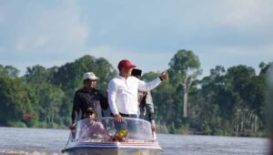 Wabup Kapuas Hulu Buka Turnamen Sampan Bidar di Desa Piasak
