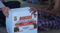 Peduli Warga, Polda Sulbar Salurkan Bansos