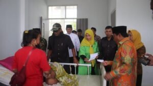 Perempuan Melayu Kapuas Hulu Gelar Sunatan Massal di Kecamatan Badau