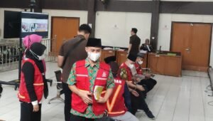 Delapan Terdakwa Saling Bersaksi dan Dihadirkan Langsung