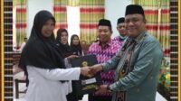 Puluhan Guru Madrasah se- Sulbar Terima Sertifikat PPG